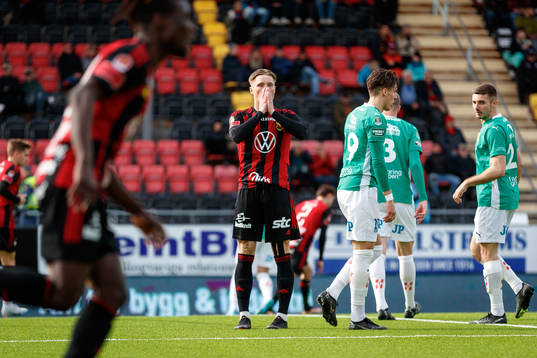 Östersunds Sebastian Karlsson Grach  deppar