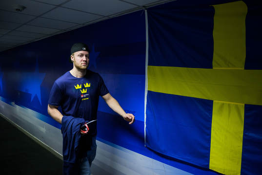 Alexander Nylander of Sweden arrives to the arena for the