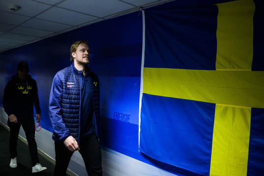 Jacob de la Rose of Sweden arrives to the arena for the
