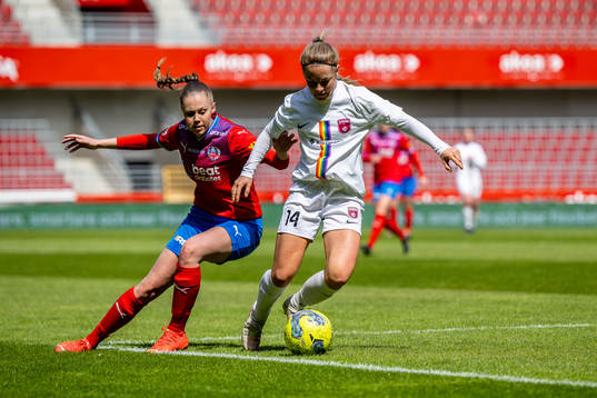 Helsingborgs Rebecka Winroth och Qvidings Caroline Wasenius