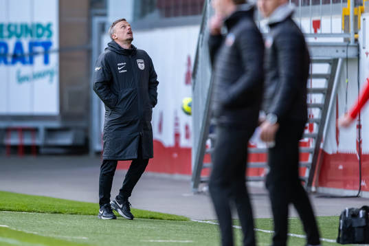 Qvidings tränare Torbjörn Sträng deppar