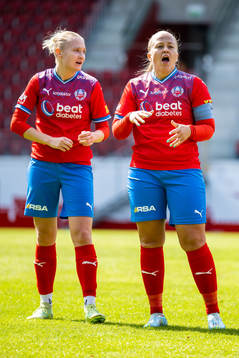 Helsingborgs Maya Waltersson och Stephanie Petersson jublar