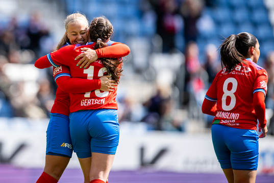 Helsingborgs Stephanie Petersson och Inez Gertsen  jublar