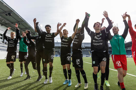 Västerås SKs Alex Douglas, Simon Gefvert, Jaheem Burke