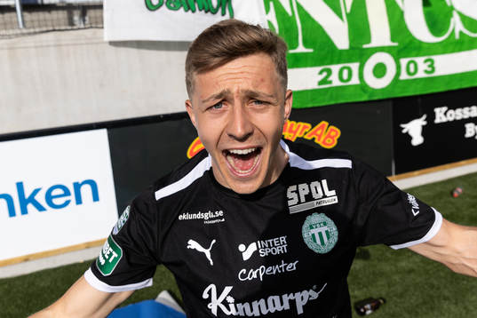 Västerås SKs Simon Gefvert jublar