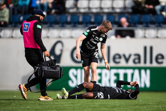 Västerås SKs Jaheem Burke har ont