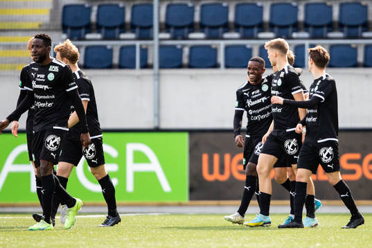 Västerås SKs Jaheem Burke jublar