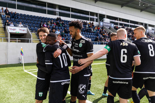 Västerås SKs Jaheem Burke jublar