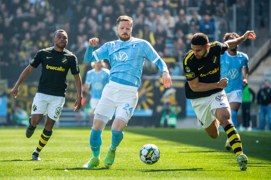 Malmö FFs Lasse Nielsen och AIKs Omar Faraj