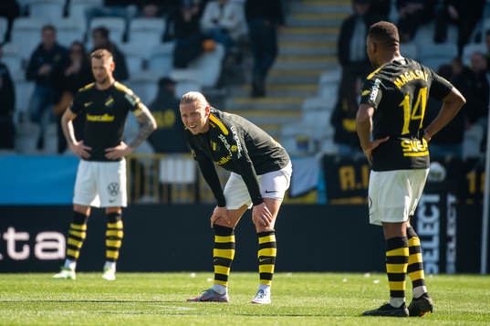 AIKs Viktor Fischer och Abdussalam Magashy deppar