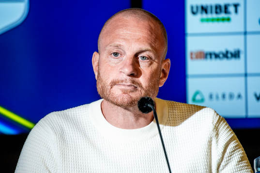 AIKs tränare Andreas Brännström på en presskonferens