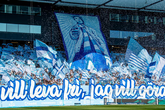 Malmö FFs tifo innan fotbollsmatchen i Allsvenskan mellan