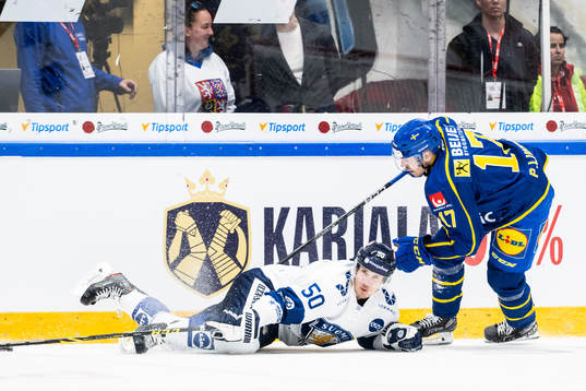 Miika Koivisto of Finland and Pär Lindholm of Sweden