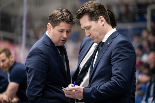 assistant coach Stefan Klockare and head coach Sam Hallam