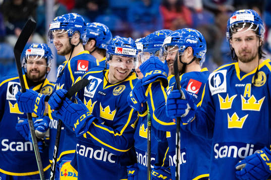 Pär Lindholm of Sweden celebrates