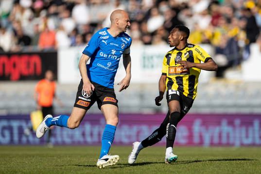 Halmstads Andreas Johansson och Häckens Benie Adama Traore