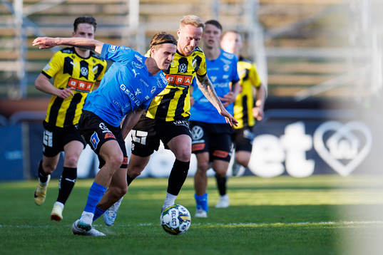 Halmstads Erik Ahlstrand och Häckens Mikkel Rygaard Jensen