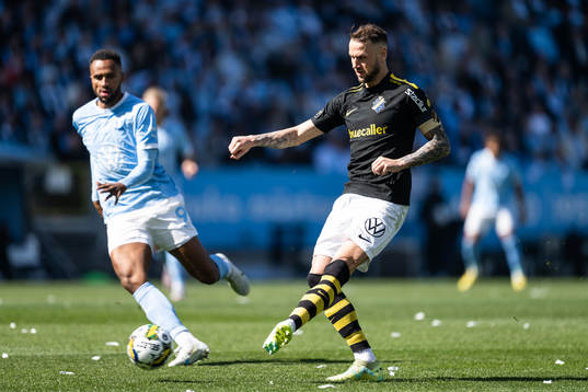 Malmö FFs Isaac Kiese Thelin och AIKs Alexander Milosevic