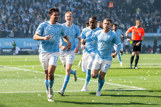 Malmö FFs Stefano Vecchia jublar