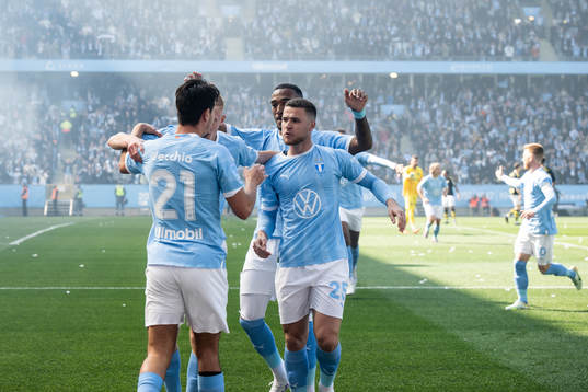 Malmö FFs Stefano Vecchia jublar med lagkamrater