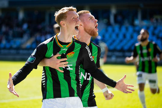 GAIS Julius Lindberg jublar ihop med Dino Salihovic