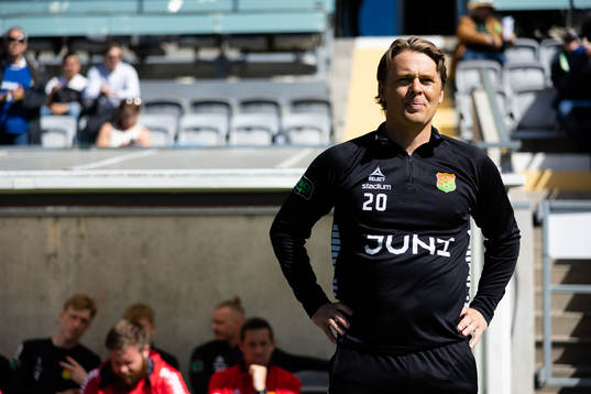 GAIS tränare Fredrik Holmberg innan fotbollsmatchen i