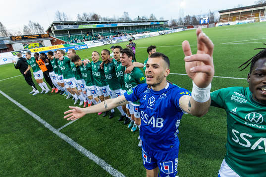Brages spelare jublar