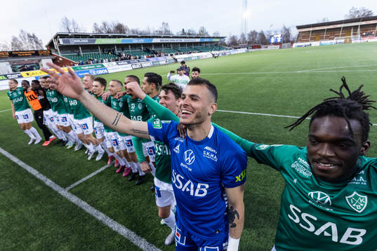 Brages spelare jublar
