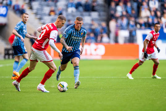 Kalmars David Kristjan Olafsson och Djurgårdens Victor