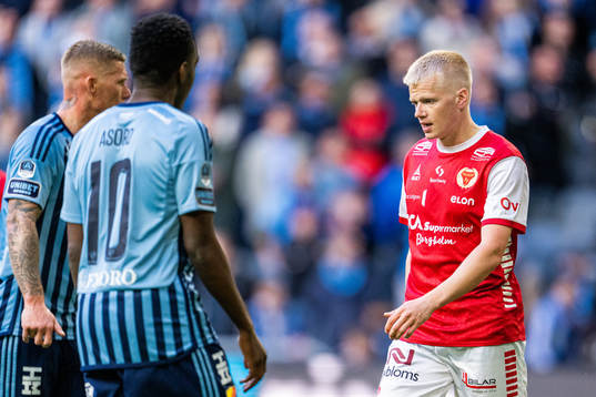 Kalmars Axel Lindahl deppar