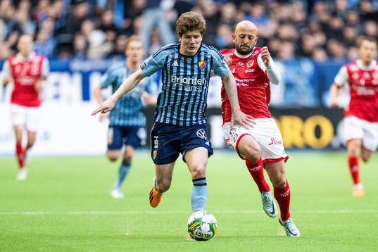 Djurgårdens Oliver Berg och Kalmars Robert Gojani