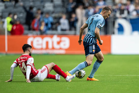 Kalmars Noah Shamoun och Djurgårdens Piotr Johansson