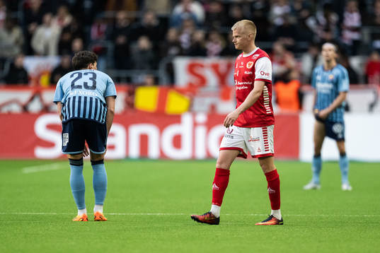 Kalmars Axel Lindahl deppar