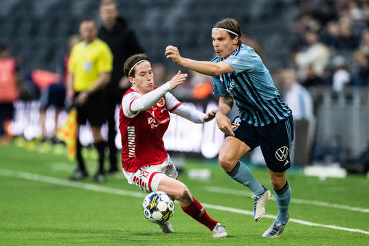 Kalmars Johan Karlsson och Djurgårdens Elias Andersson