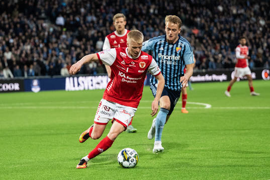 Kalmars Axel Lindahl och Djurgårdens Oskar Fallenius