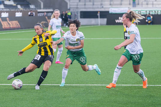 Häckens Rusul Rosa Kafaji och Hammarbys Maika Hamano