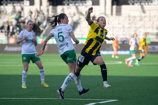 Hammarbys Simone Boye Sørensen och Häckens Anna Anvegård
