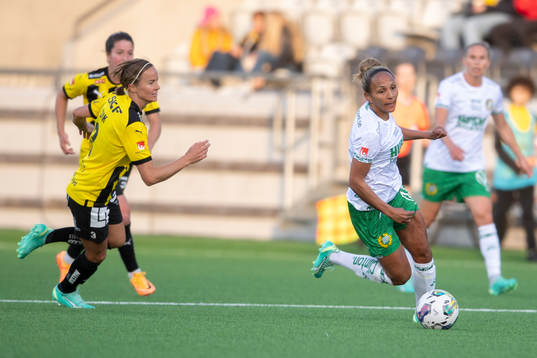 Häckens Aivi Luik  och Hammarbys Madelen Janogy