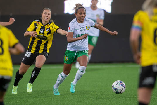 Häckens Alexandra Hellekant och Hammarbys Madelen Janogy