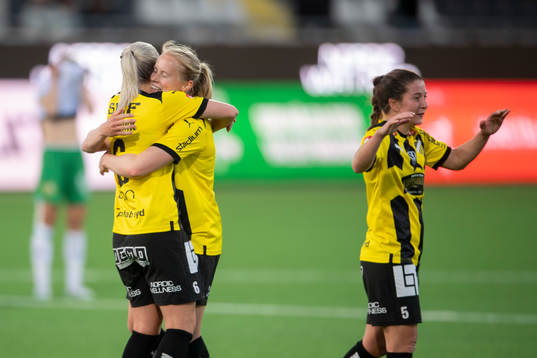 Häckens Josefine Rydbrink, Julie Blakstad och Ruby Grant