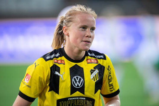 Häckens Julie Blakstad jublar