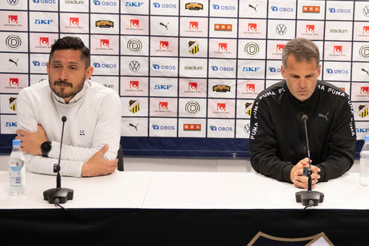 Hammarbys tränare Pablo Pinones-Arce och Häckens tränare