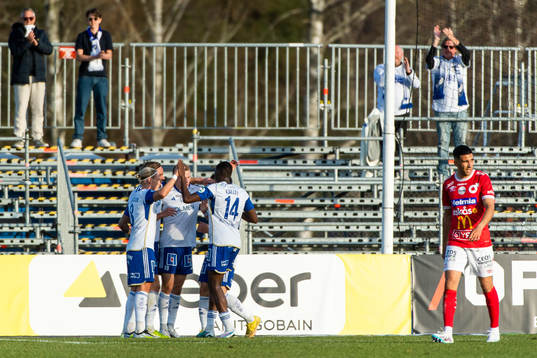 IFK Norrköpings Christoffer Nyman jublar med lagkamrater