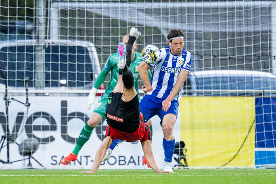Brommapojkarnas Nikola Vasic och IFK Göteborgs Gustav