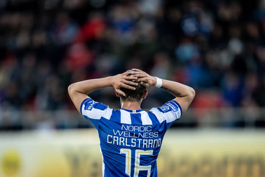 IFK Göteborgs Linus Carlstrand deppar