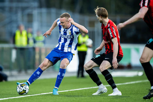 IFK Göteborgs Sebastian Ohlsson och Brommapojkarnas Tim