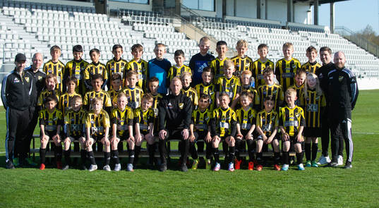 Lagbilder IFK Hässleholms ungdomslag i Hässleholm 8 maj