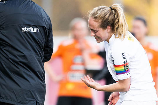 Brommapojkarnas Alice Ahlberg har ont