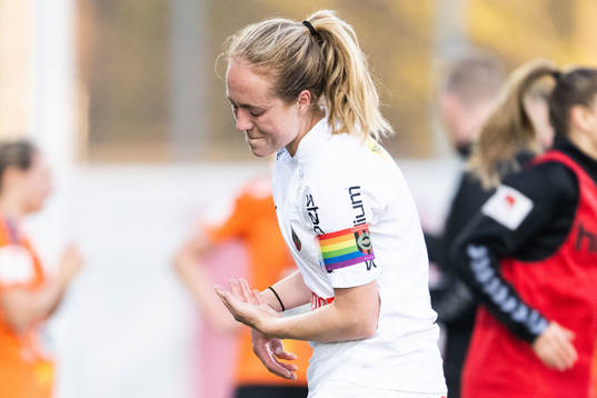 Brommapojkarnas Alice Ahlberg har ont