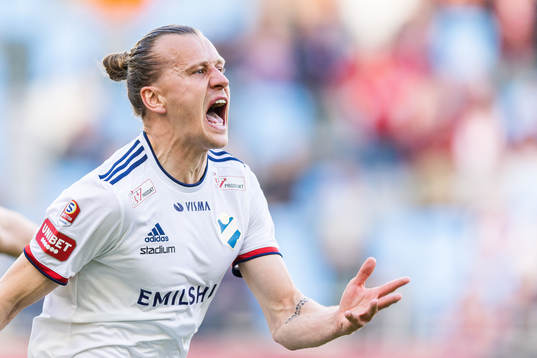 Östers Jesper Jonasson Westermark jublar